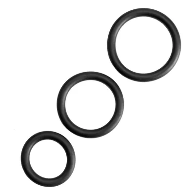 Penisringe test: Sinful Triple Thrill penisringe, sæt med 3 på hvid baggrund